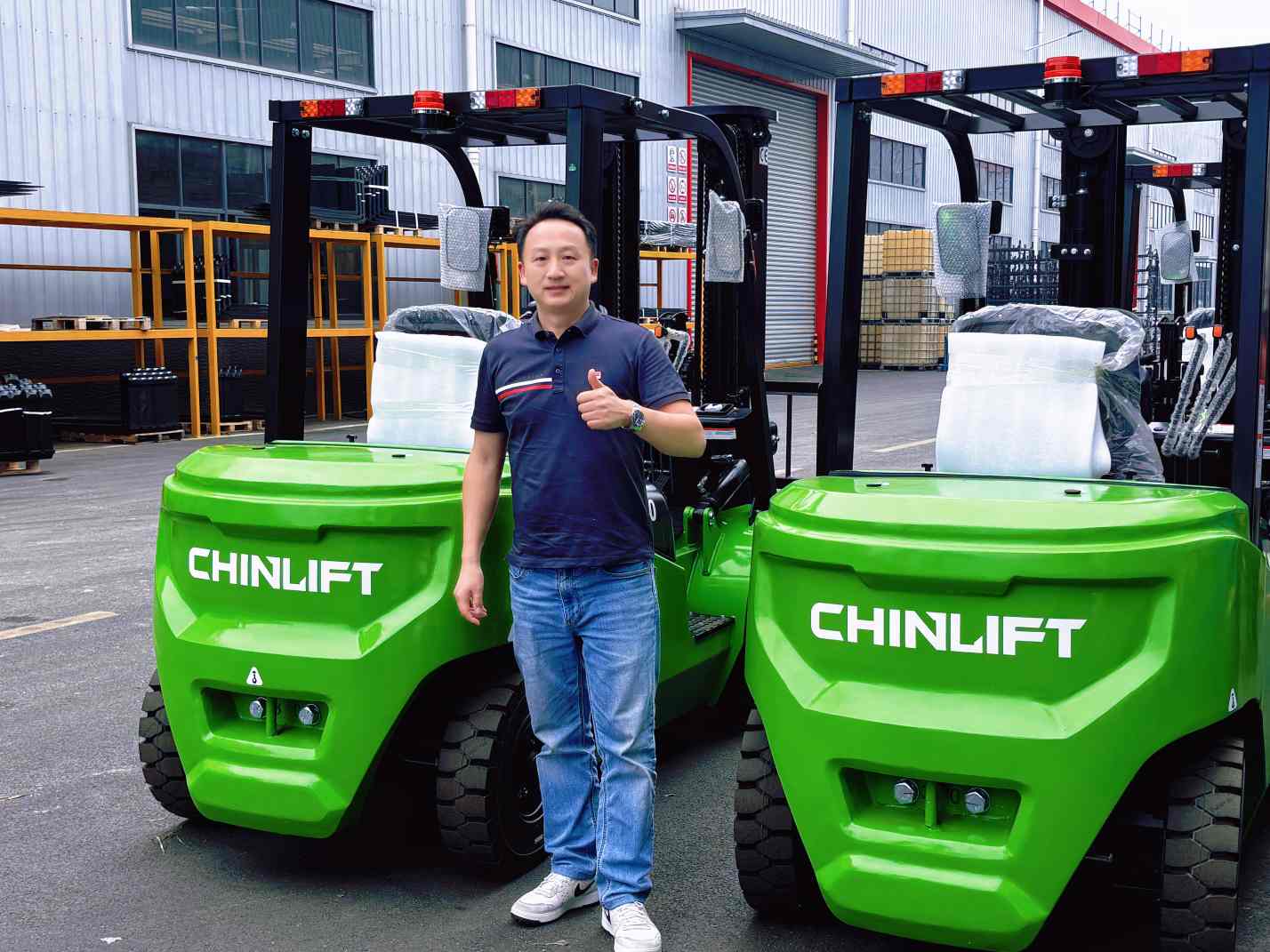 Литий-ионные вилочные погрузчики CHINLIFT поставляются оптом за границу.